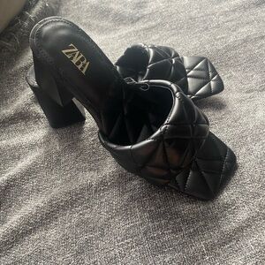 NWT- Zara wide heeled quilted sandals
